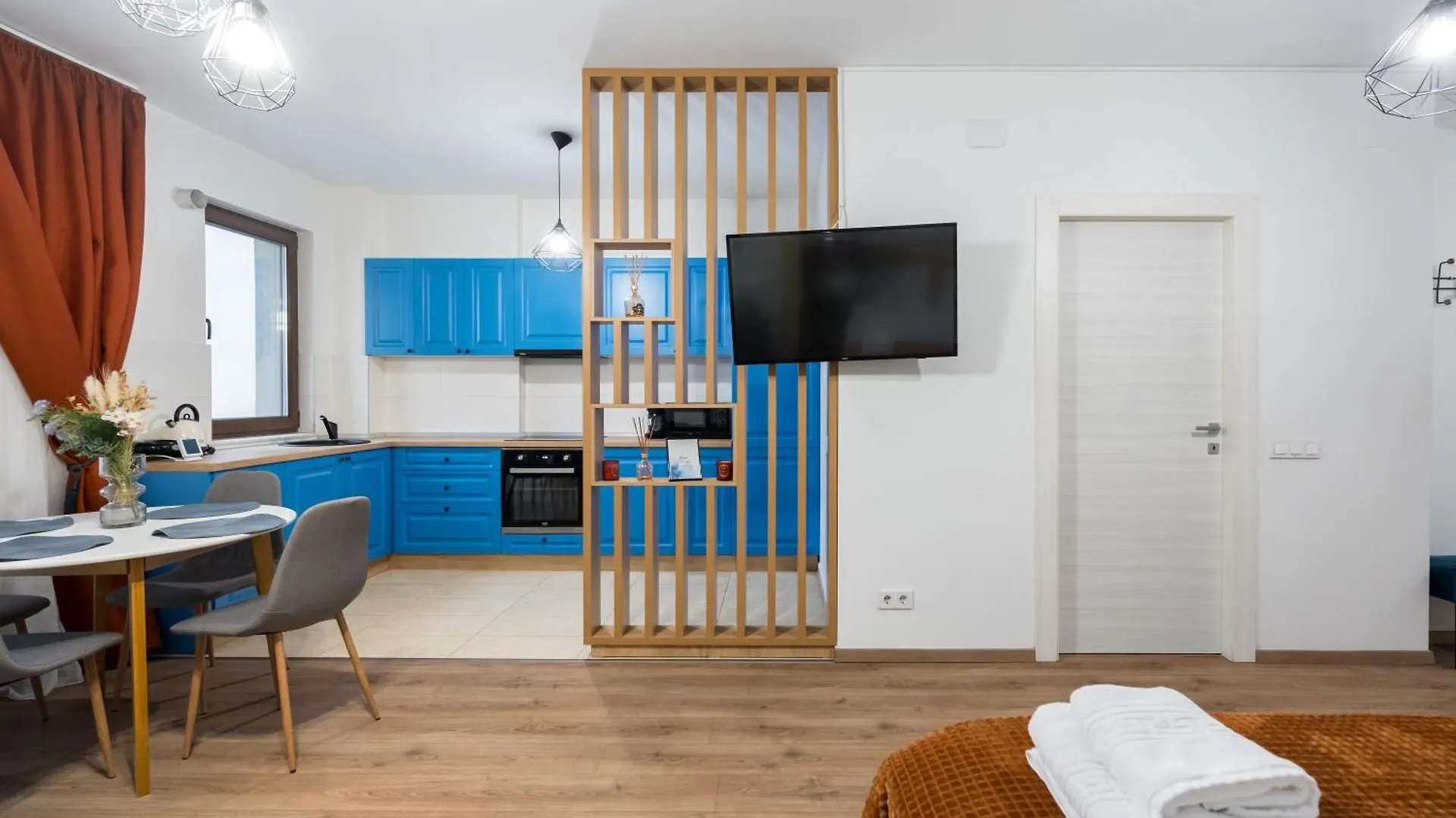 Appartement Central Haven With Balcony Boekarest